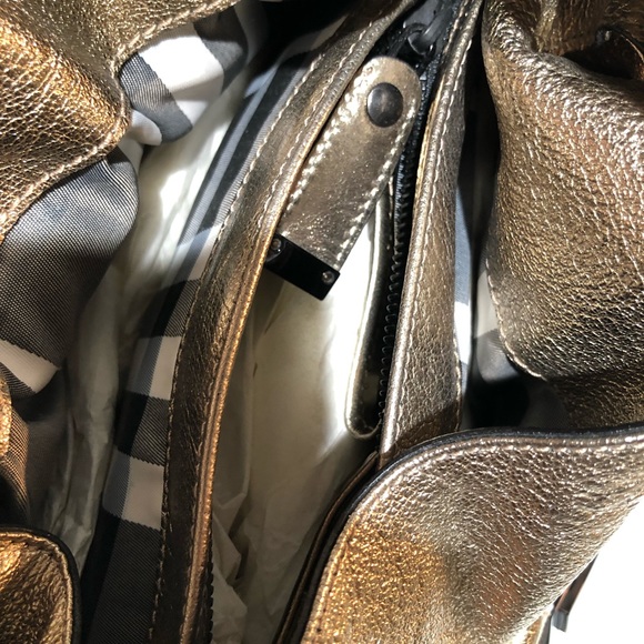 Burberry Metallic Leather Handbag Goldstone - Picture 7 of 16